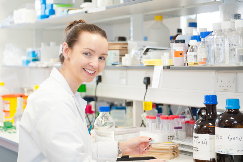 QUB Biomedical Science Student working in a lab